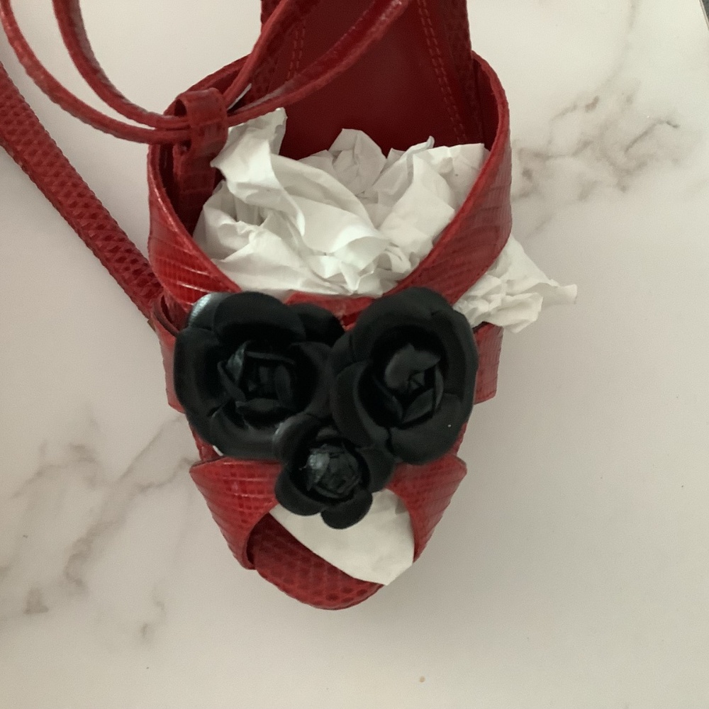 Shoes - Picture 5 of 8